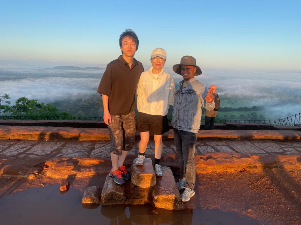 シーギリヤロッ頂上