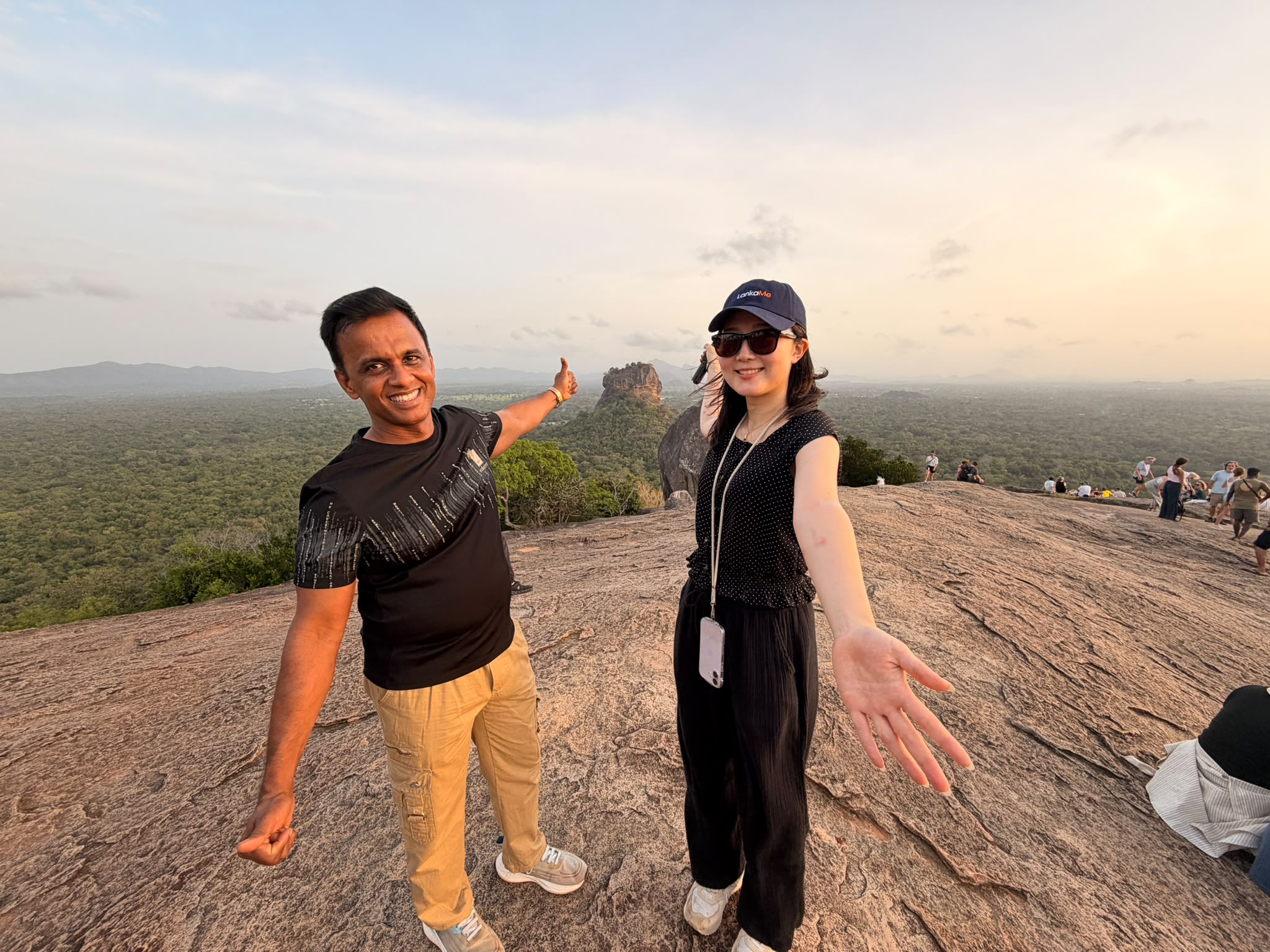 Blick auf den Sigiriya-Felsen von Pidurangala