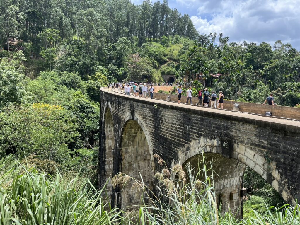 ナインアーチブリッジ