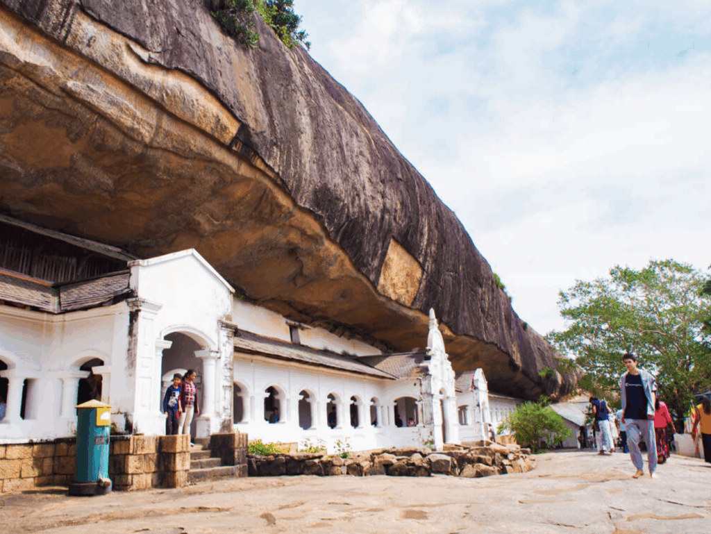 ダンブッラ石窟寺院