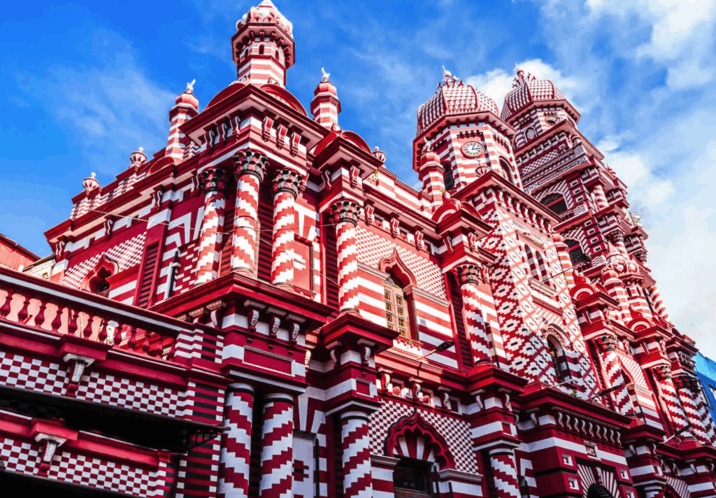  ジャミ・ウル・アルファー・モスク（レッドモスク）