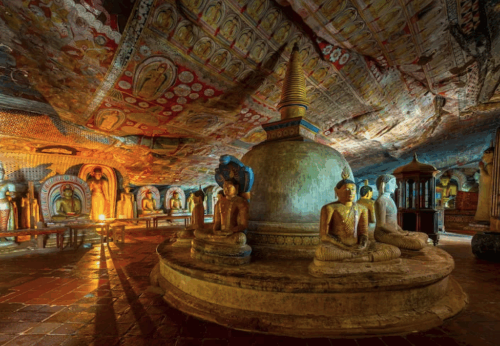 第2窟（マハーラージャ＝「大王の洞窟」）のフレスコ画