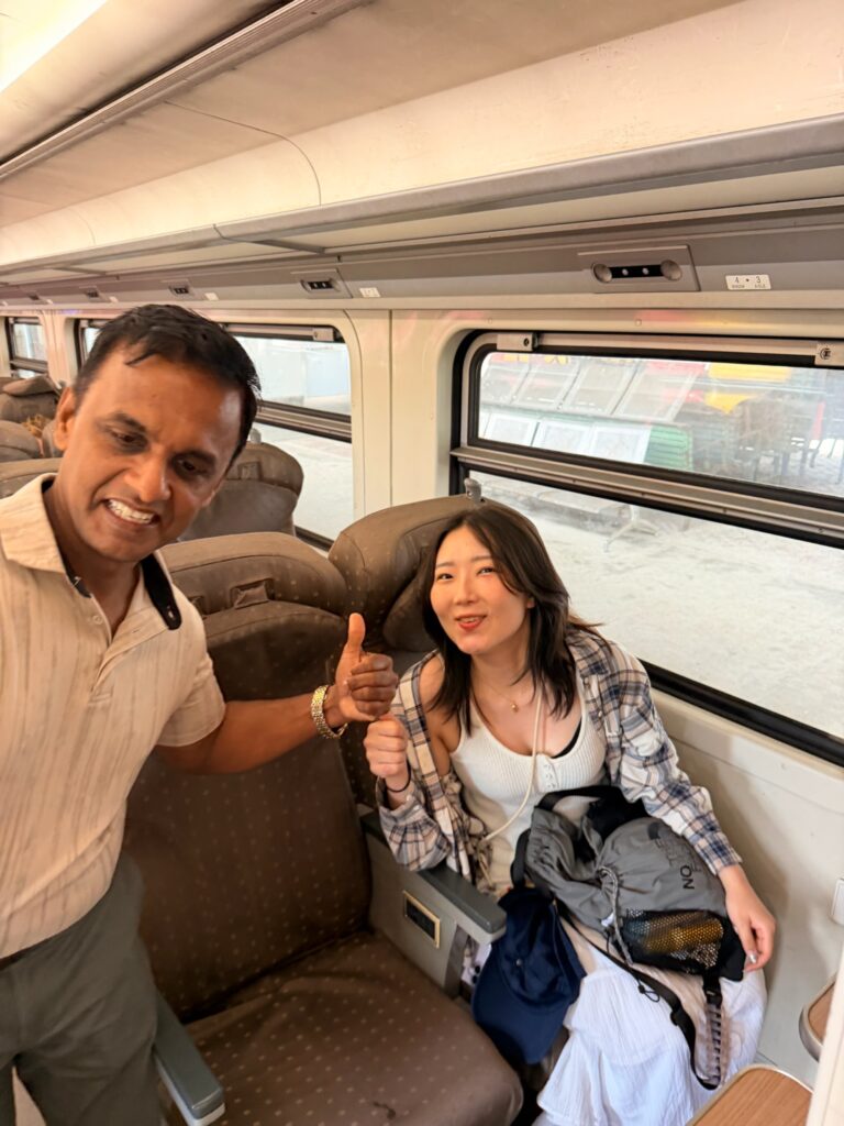 紅茶列車の車内
