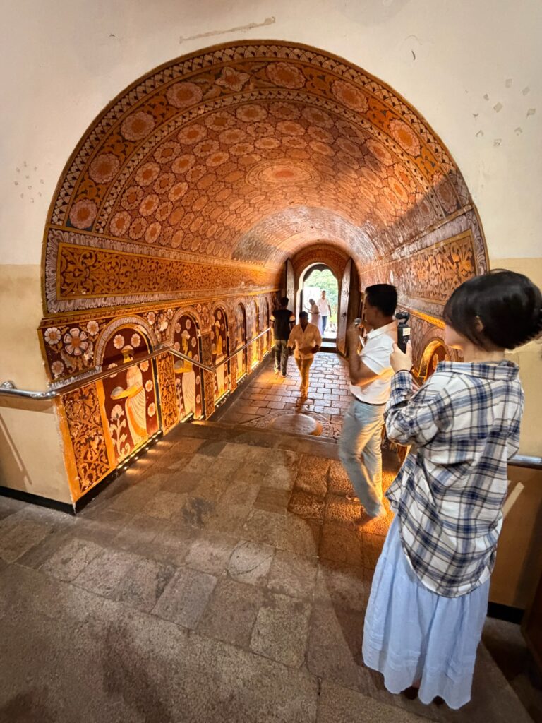 キャンディ仏歯寺の豪華な装飾