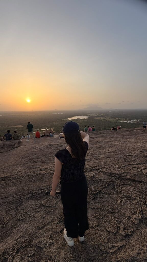 ピドゥランガラロックからの夕日