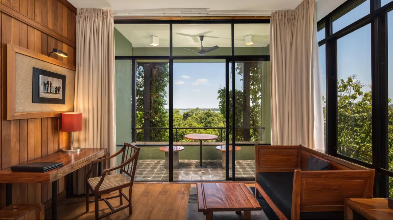 Luxury sitting area — Heritance Kandalama