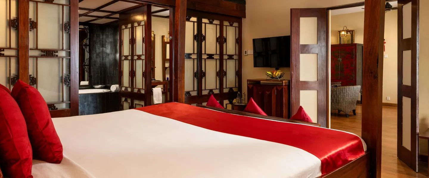 Chinese-inspired Fa Hsien Suite bedroom at Jetwing Lighthouse