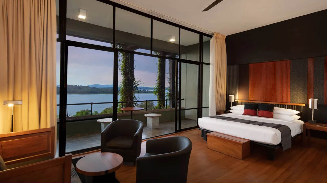Heritance Kandalama Luxury Panoramic room overlooking the lake