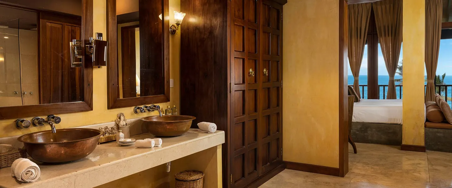 Bathroom of a plunge-pool suite at Jetwing Lighthouse