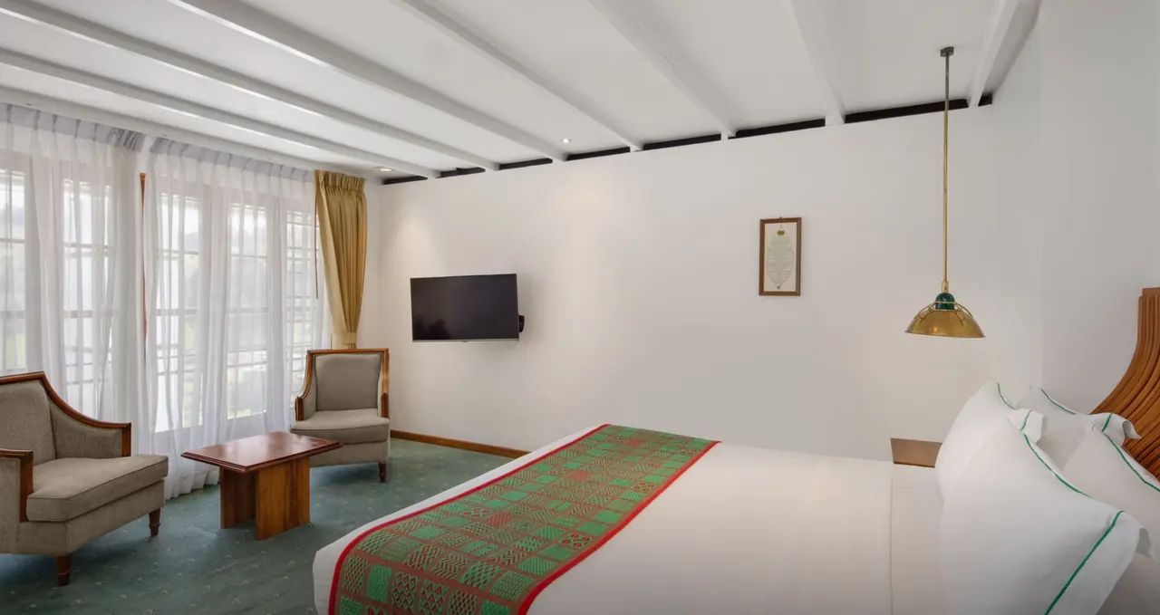 Junior Suite bedroom — Heritance Tea Factory