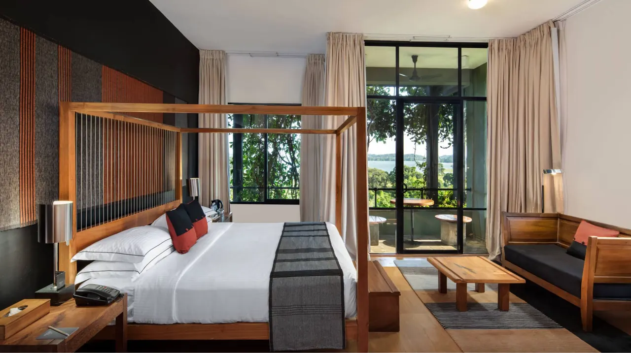 Royal Suite bedroom — Heritance Kandalama