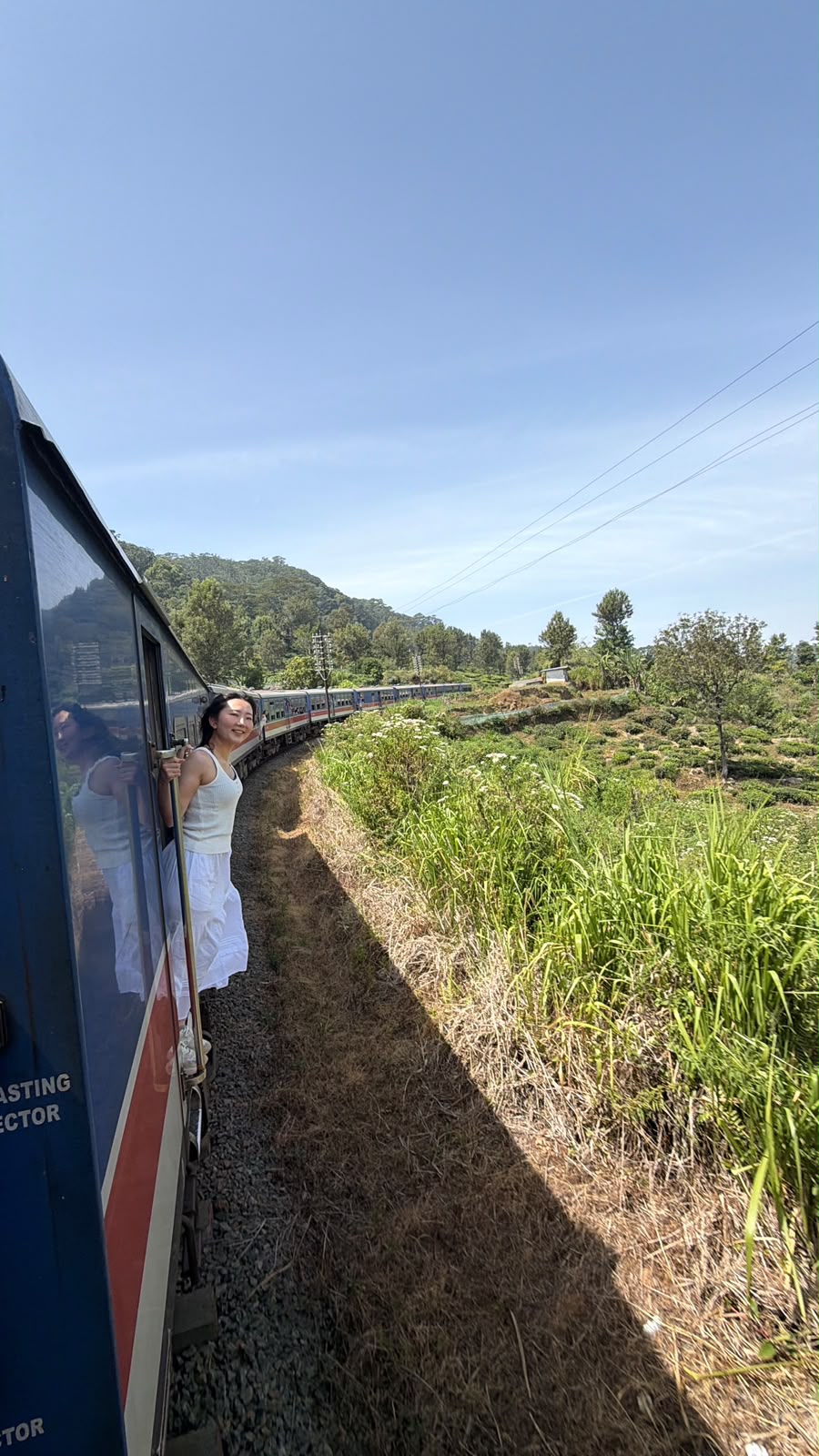 Travelling on Sri Lanka tea country train